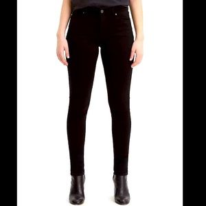 Levi’s 711 Skinny Jeans